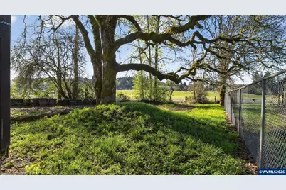 1901 Kalmia St, Sweet Home, OR 97386 - Photo 3