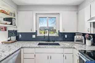 2490 SE Ermine St, Albany, OR 97322 - Photo 13