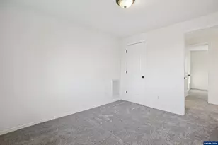 495 Angelee Ct, Lebanon, OR 97355 - Photo 23