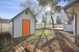 495 Angelee Ct, Lebanon, OR 97355 - Photo 31