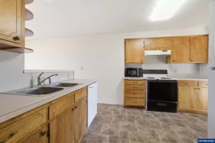 1665 Main St SE, Albany, OR 97322 - Photo 11