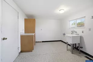 1665 Main St SE, Albany, OR 97322 - Photo 13