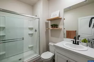 2275 Halter Dr, Woodburn, OR 97071 - Photo 15