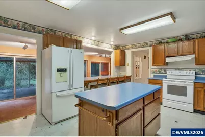 112 NE Green Ct, Albany, OR 97321 - Photo 15