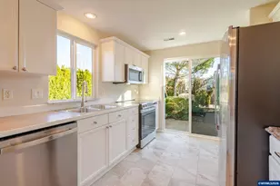 3804 Goldfish Farm Rd SE, Albany, OR 97322 - Photo 11