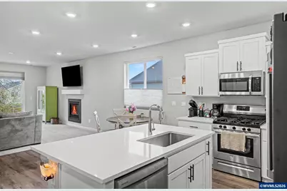 215 Walnut St, Mount Angel, OR 97362 - Photo 7