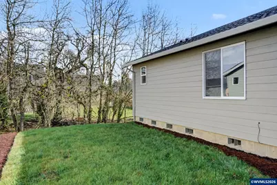 215 Walnut St, Mount Angel, OR 97362 - Photo 31