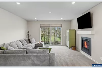 215 Walnut St, Mount Angel, OR 97362 - Photo 13