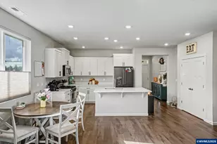 215 Walnut St, Mount Angel, OR 97362 - Photo 11