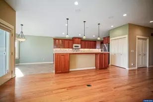 736 SE St Andrews Ln, Dallas, OR 97338 - Photo 19