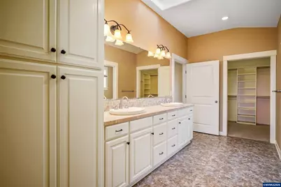 736 SE St Andrews Ln, Dallas, OR 97338 - Photo 29