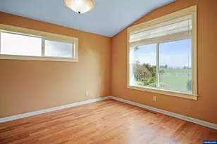 736 SE St Andrews Ln, Dallas, OR 97338 - Photo 27