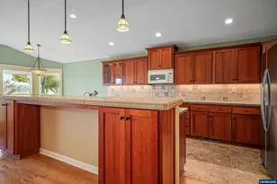 736 SE St Andrews Ln, Dallas, OR 97338 - Photo 23