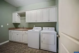 736 SE St Andrews Ln, Dallas, OR 97338 - Photo 15