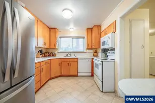 190 Hunsaker Ln, Eugene, OR 97404 - Photo 13