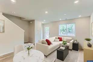 2402 Sawtelle Dr, Woodburn, OR 97071 - Photo 7