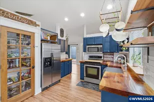 701 SE Juniper Ave, Dallas, OR 97338 - Photo 17