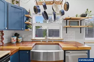 701 SE Juniper Ave, Dallas, OR 97338 - Photo 13