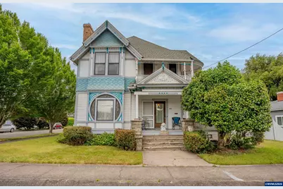 488 S 2nd St, Lebanon, OR 97355 - Photo 1