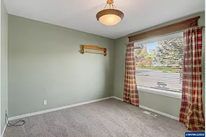 2415 SW Oakwood Dr, Dallas, OR 97338 - Photo 15