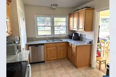 1551 Market St NE, Salem, OR 97301 - Photo 11