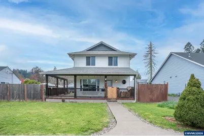 960 7th Av, Sweet Home, OR 97386 - Photo 1