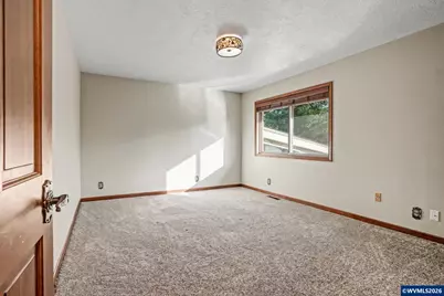 3586 Cherokee Dr S, Salem, OR 97302 - Photo 37