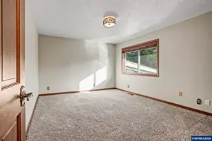 3586 Cherokee Dr S, Salem, OR 97302 - Photo 37