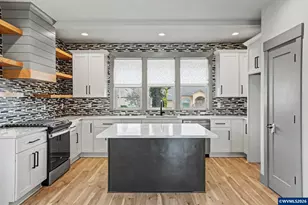 1375 Titan Dr NW, Salem, OR 97304 - Photo 7