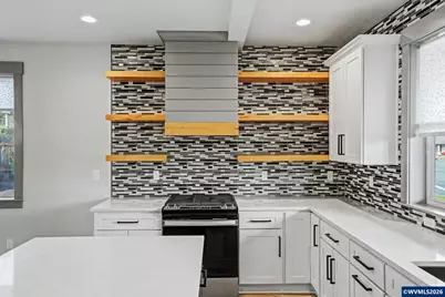 1375 Titan Dr NW, Salem, OR 97304 - Photo 9