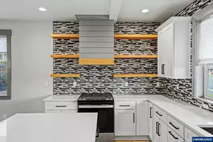 1375 Titan Dr NW, Salem, OR 97304 - Photo 9