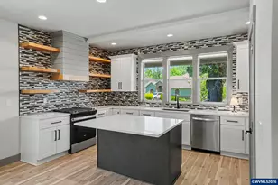 1375 Titan Dr NW, Salem, OR 97304 - Photo 13