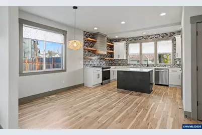 1375 Titan Dr NW, Salem, OR 97304 - Photo 13