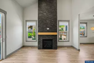 1375 Titan Dr NW, Salem, OR 97304 - Photo 9