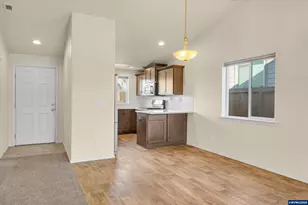 578 SE Lines St, Dallas, OR 97338 - Photo 3