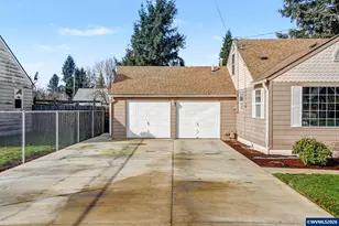 2243 32nd Ave NE, Salem, OR 97301 - Photo 3
