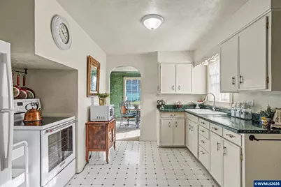 2243 32nd Av NE, Salem, OR 97301 - Photo 17