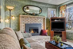 2243 32nd Ave NE, Salem, OR 97301 - Photo 9