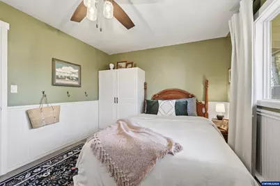 241 NE Azalea Dr, Corvallis, OR 97330 - Photo 23