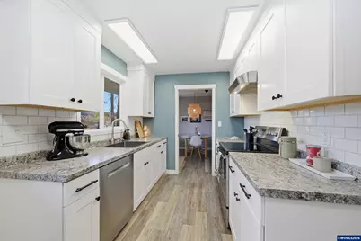 241 NE Azalea Dr, Corvallis, OR 97330 - Photo 13