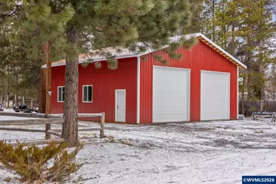 52531 Lost Ponderosa Rd, La Pine, OR 97739 - Photo 3