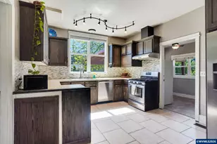 318 Koons St, Silverton, OR 97381 - Photo 13