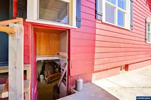 318 Koons St, Silverton, OR 97381 - Photo 43