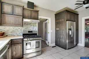 318 Koons St, Silverton, OR 97381 - Photo 15