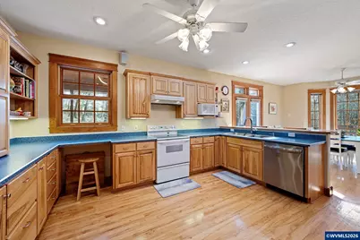 35676 Oak View Dr, Brownsville, OR 97327 - Photo 9