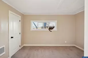 550 Madrona Ave S, Salem, OR 97302 - Photo 15