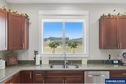 2020 SW Fairview Av, Dallas, OR 97338 - Photo 15