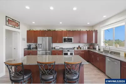 2020 SW Fairview Av, Dallas, OR 97338 - Photo 13