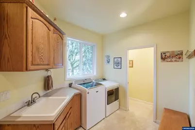 37676 Kathleen Ct, Lebanon, OR 97386 - Photo 33