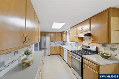 12432 SW King George Dr, King City, OR 97224 - Photo 15
